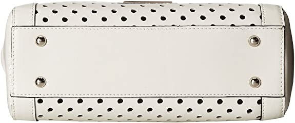 611047